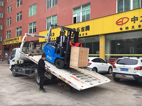廈門電動叉車公司，銷售比亞迪電動叉車2.5噸一臺