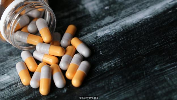 在服抗抑郁藥物的患者中 ，每10人中只有2人有病情改善的跡象   。